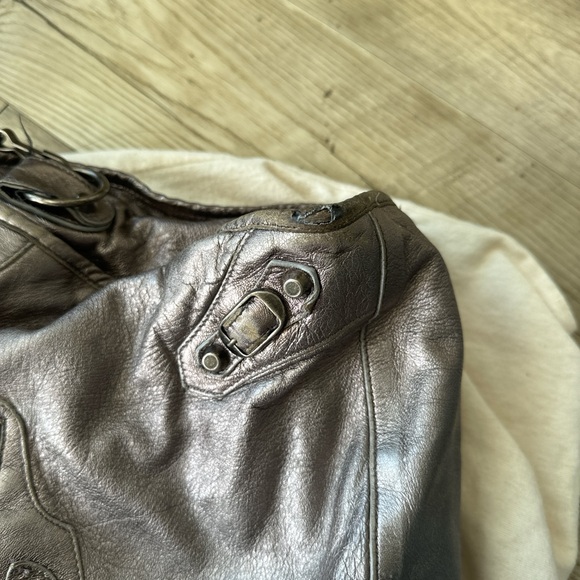 Authentic Balenciaga city bag in silver - Picture 9 of 9